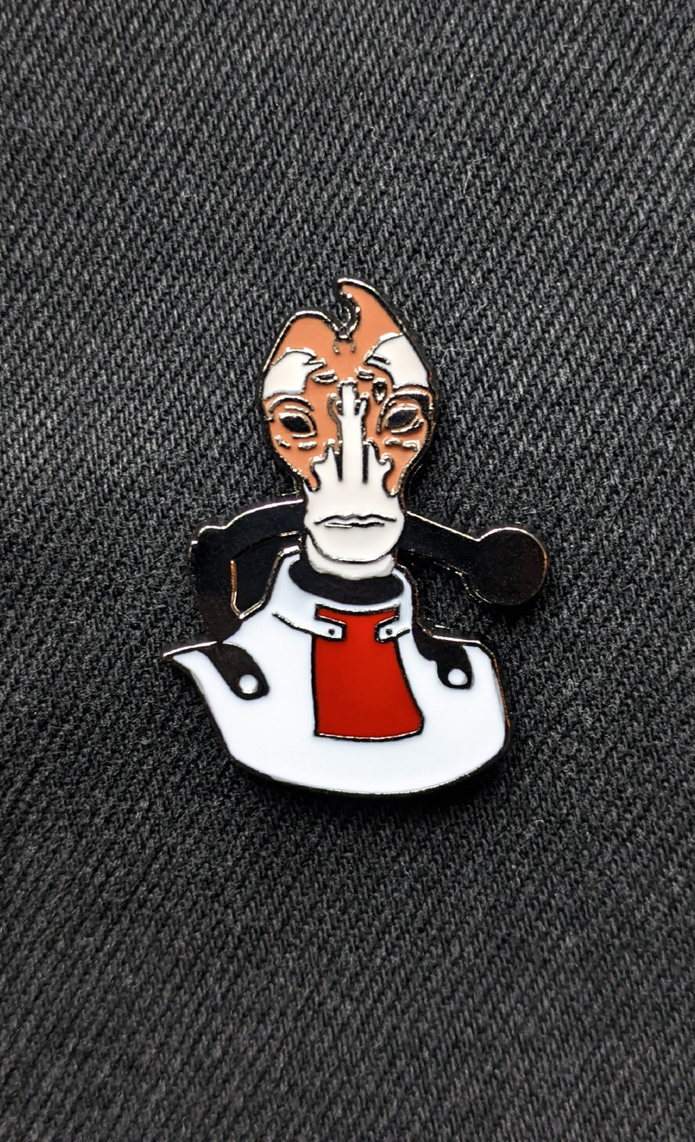V280 Game Mass Effect Metal Enamel Pins and Brooches Fashion Lapel Pin Backpack