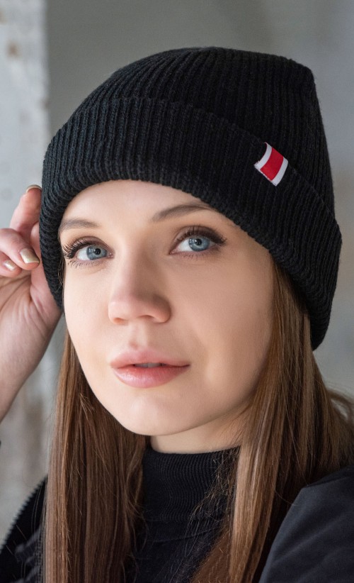 Model wearing the N7 Beanie from our Mass Effect collection
