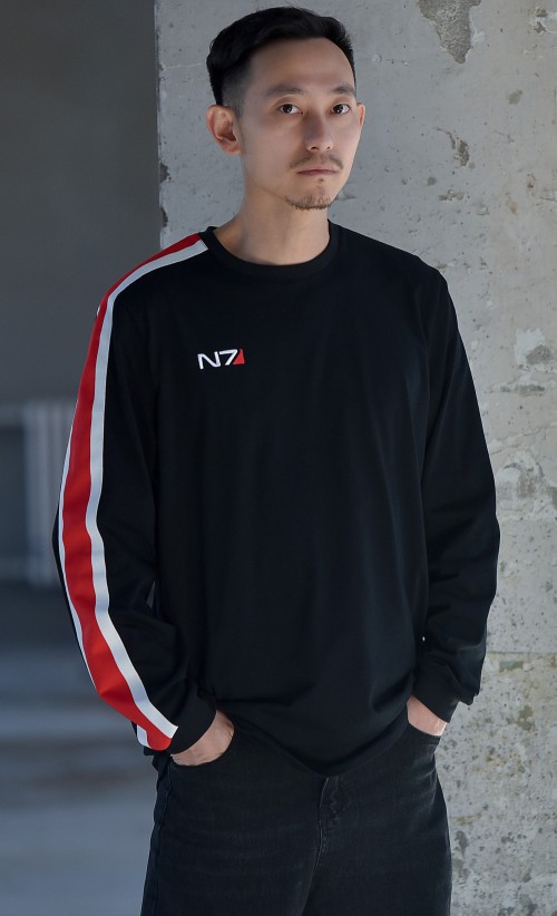 Model wearing the N7 Longsleeve T-Shirt from our Mass Effect collection