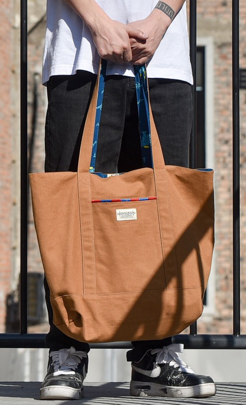 Image of the Seeker Reversible Tote bag from our Horizon Forbidden West collection